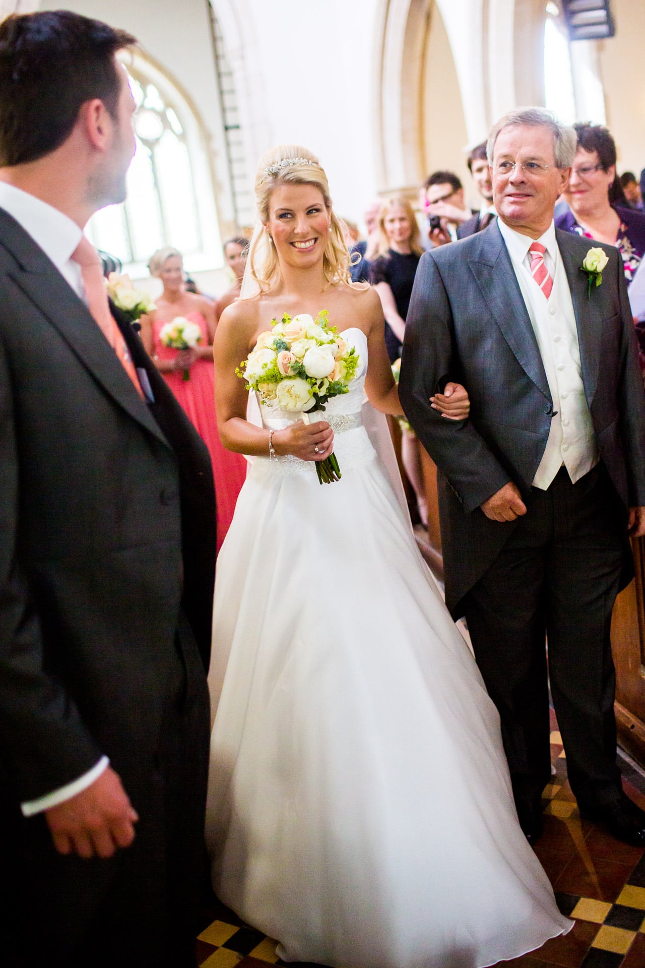 bridal entering church with dad