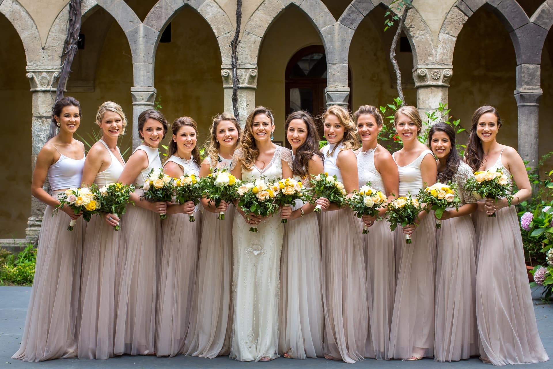bridal party in san francesco cloisters in Sorrento