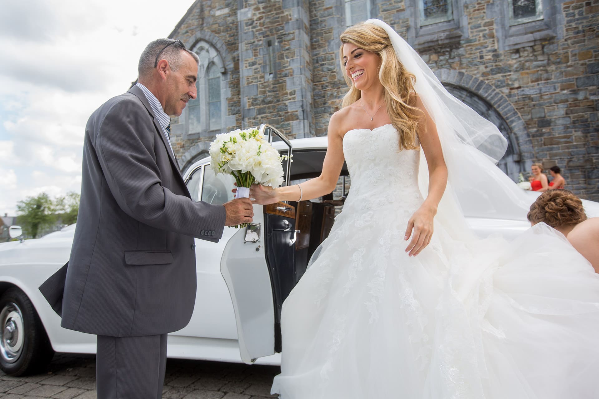 bride arriving at Killarney cathedral