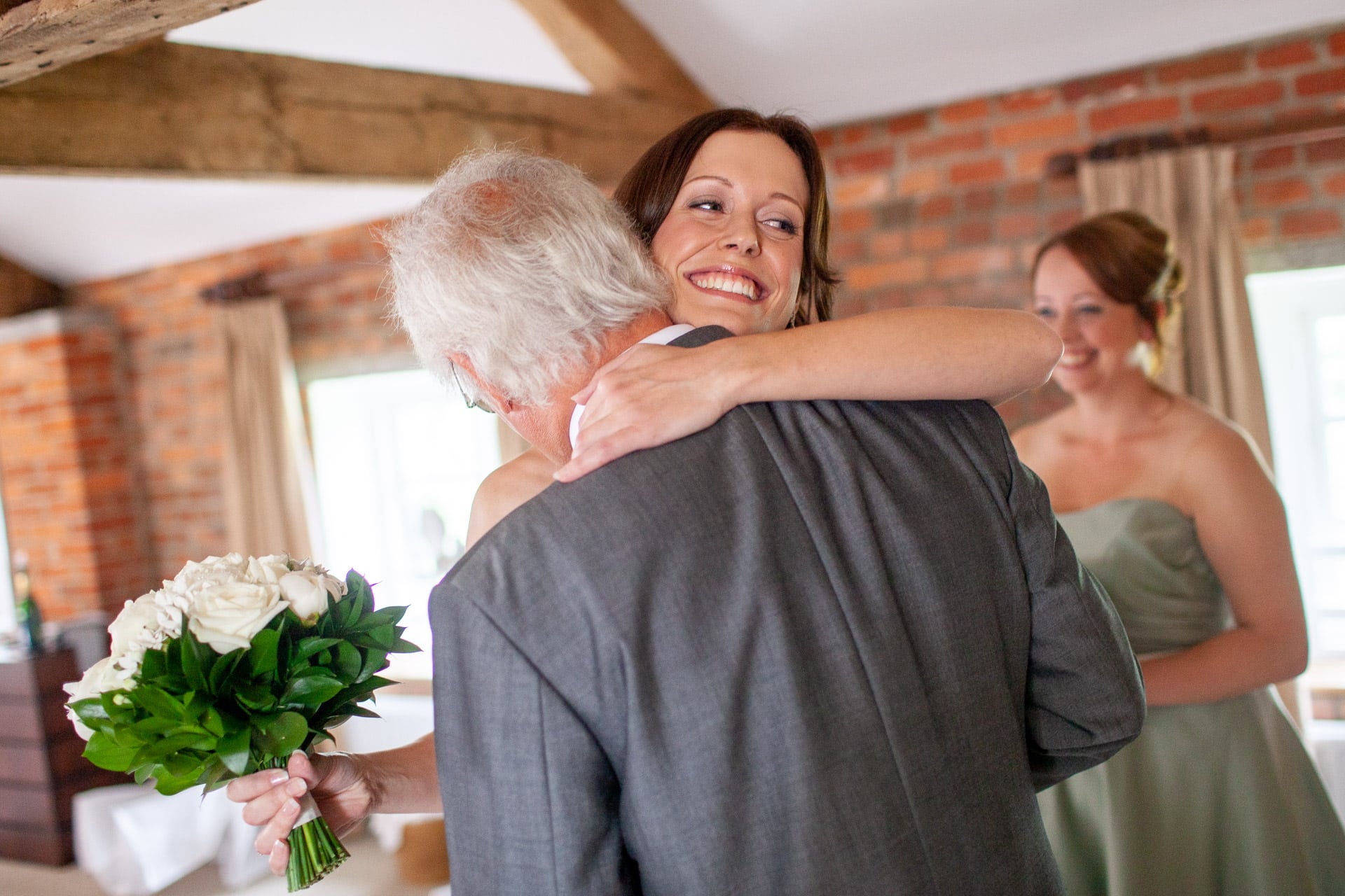 Bride seeing her Dad for first time