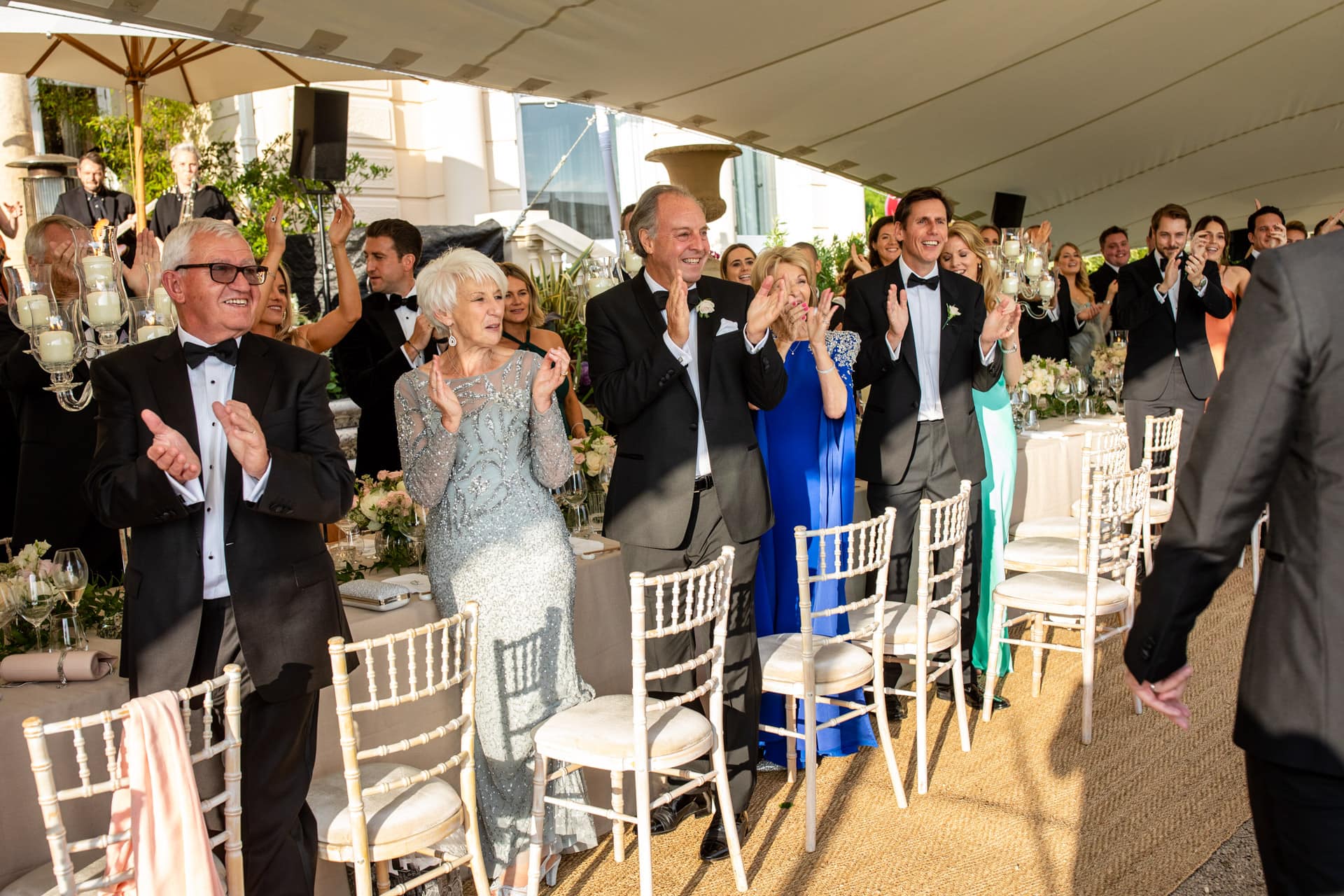 Clapping in the new mr & mrs