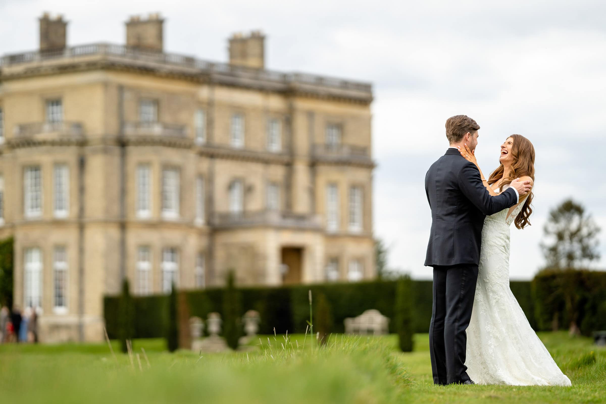 hilarious bride and groom moment