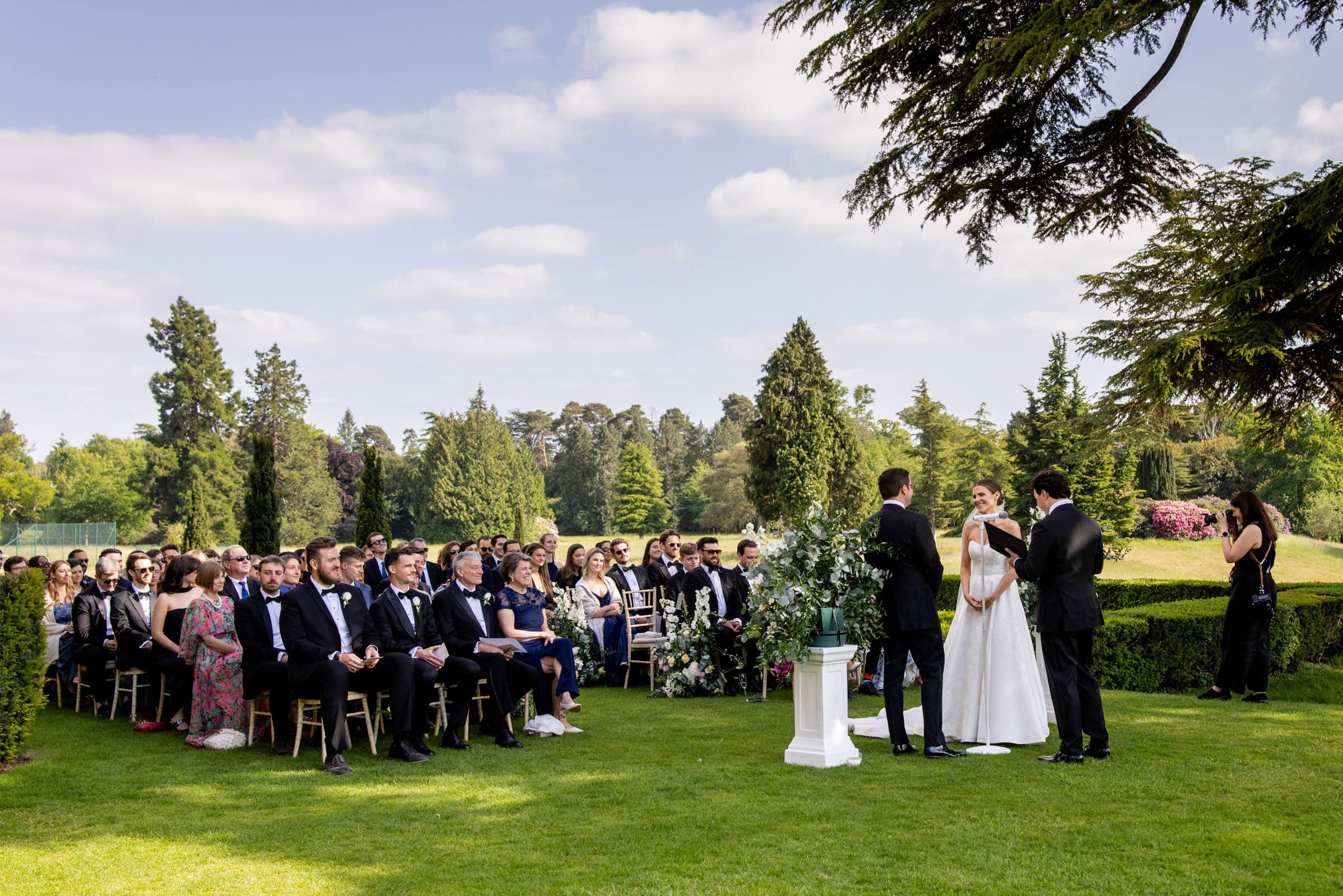 outdoor wedding at Hedsor House